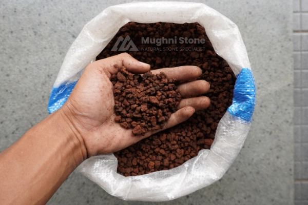 batu apung merah detail