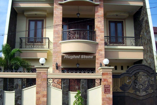 pilar rumah batu pacitoroso