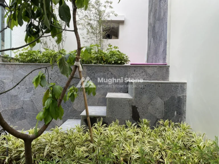 after 2 - pemasangan batu curi untuk dinding taman