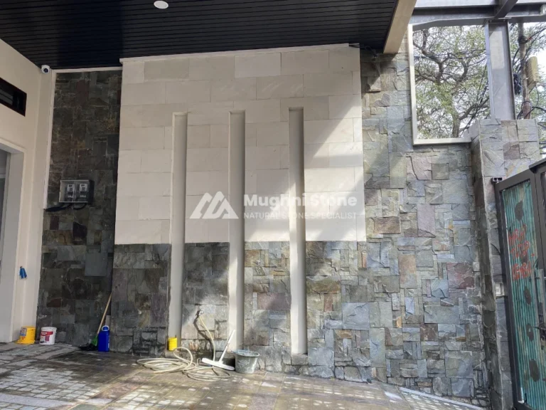 pemasangan batu alam andesit, paras dan purwakarta untuk dinding samping carport