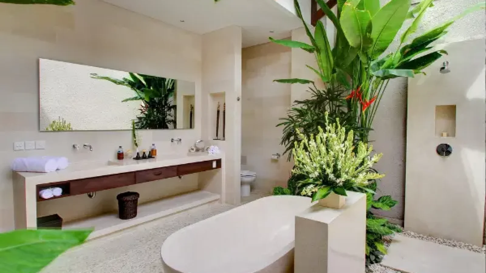 kamar mandi batu alam