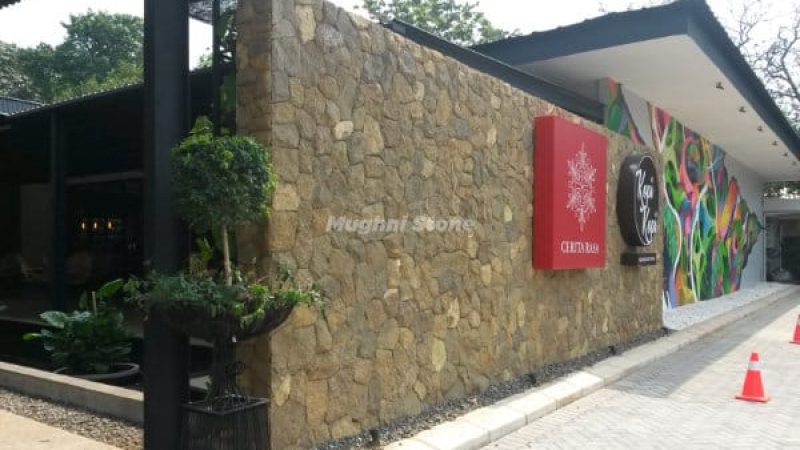 dinding pagar batu serai bali kuning