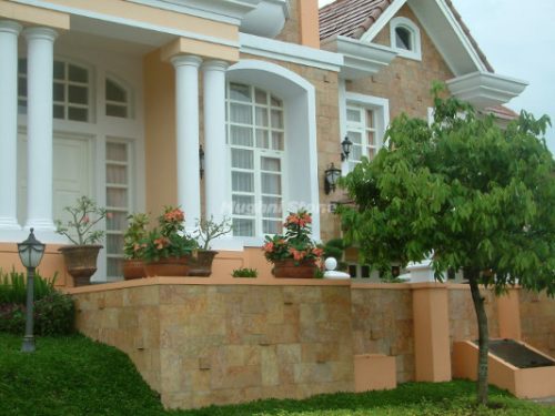 rumah batu pacitoroso