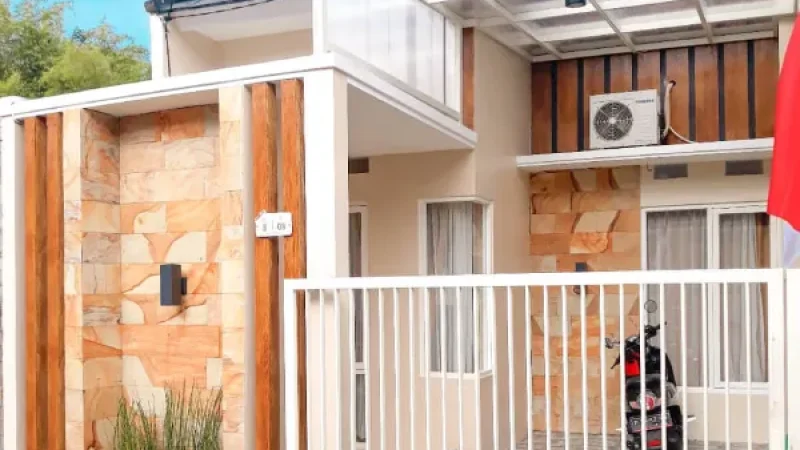 fasad rumah minimalis di siang hari